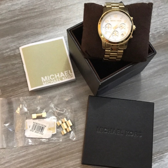 Michael Kores Runway watch.  Gold ⭐️ - Picture 1 of 7